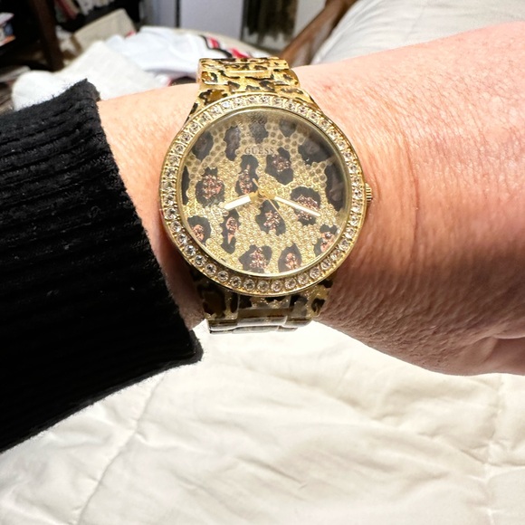 Guess animal print and crystal watch - Picture 4 of 4